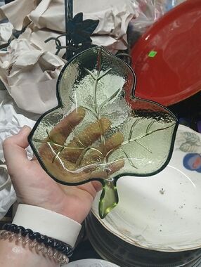 Hazel-Atlas Avocado Green Leaf Tray. 8" X 7" Open Flat